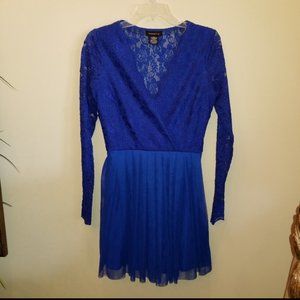 NWOT GORGEOUS BLUE LACE TOP DRESS